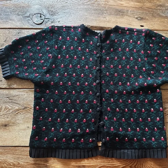 Vintage 80's Susan Bristol Embroidered Floral Wool Sweater - Picture 7 of 11